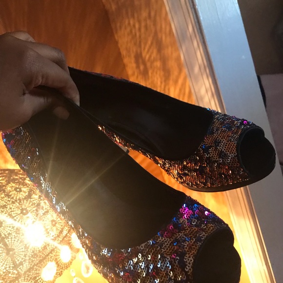 Heels - Picture 3 of 3